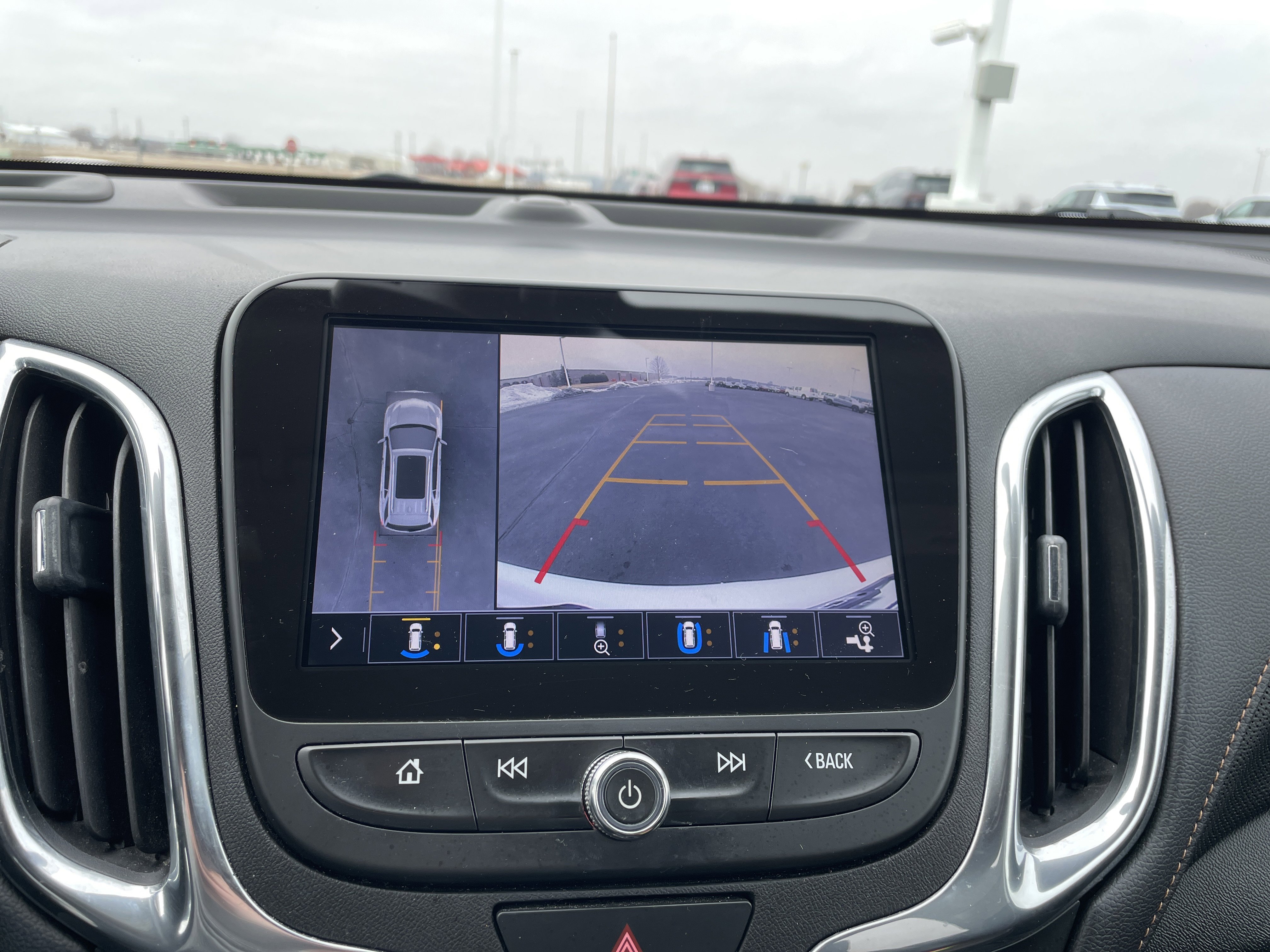 Used 2020 Chevrolet Equinox Premier image 13