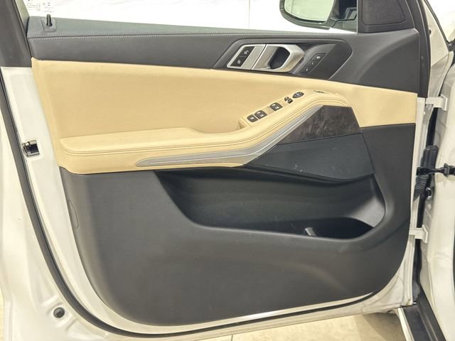 Used 2022 BMW X5 sDrive40i w/ Premium Package RWD image 23