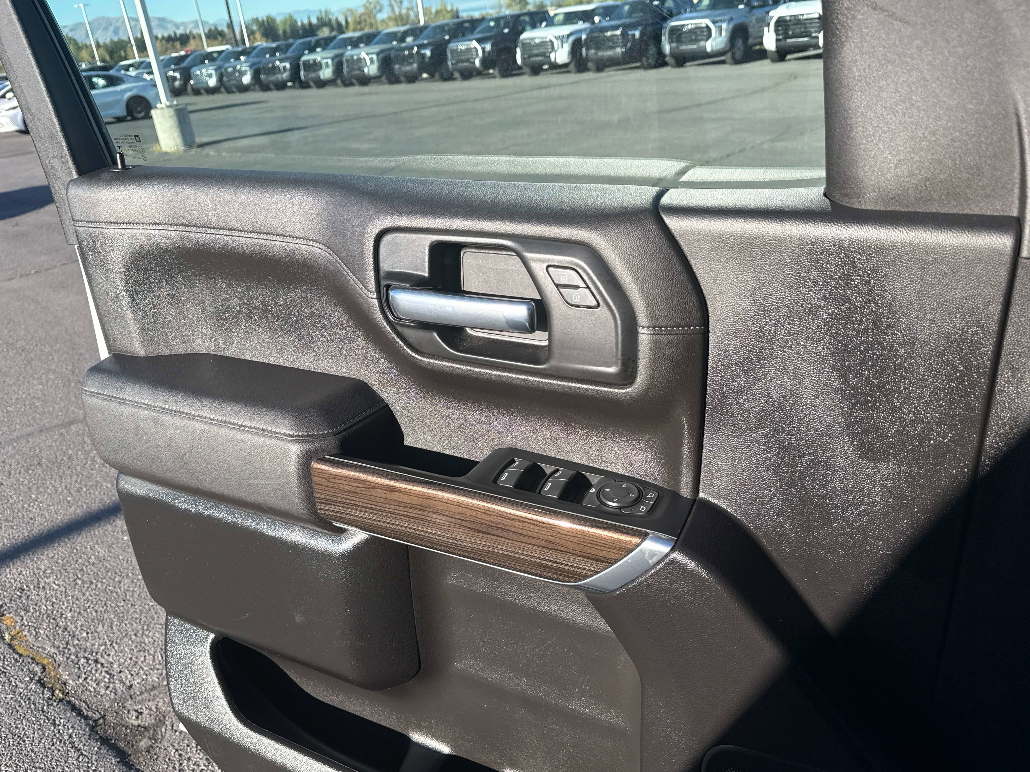 Used 2021 Chevrolet Silverado 1500 LT Trail Boss image 12