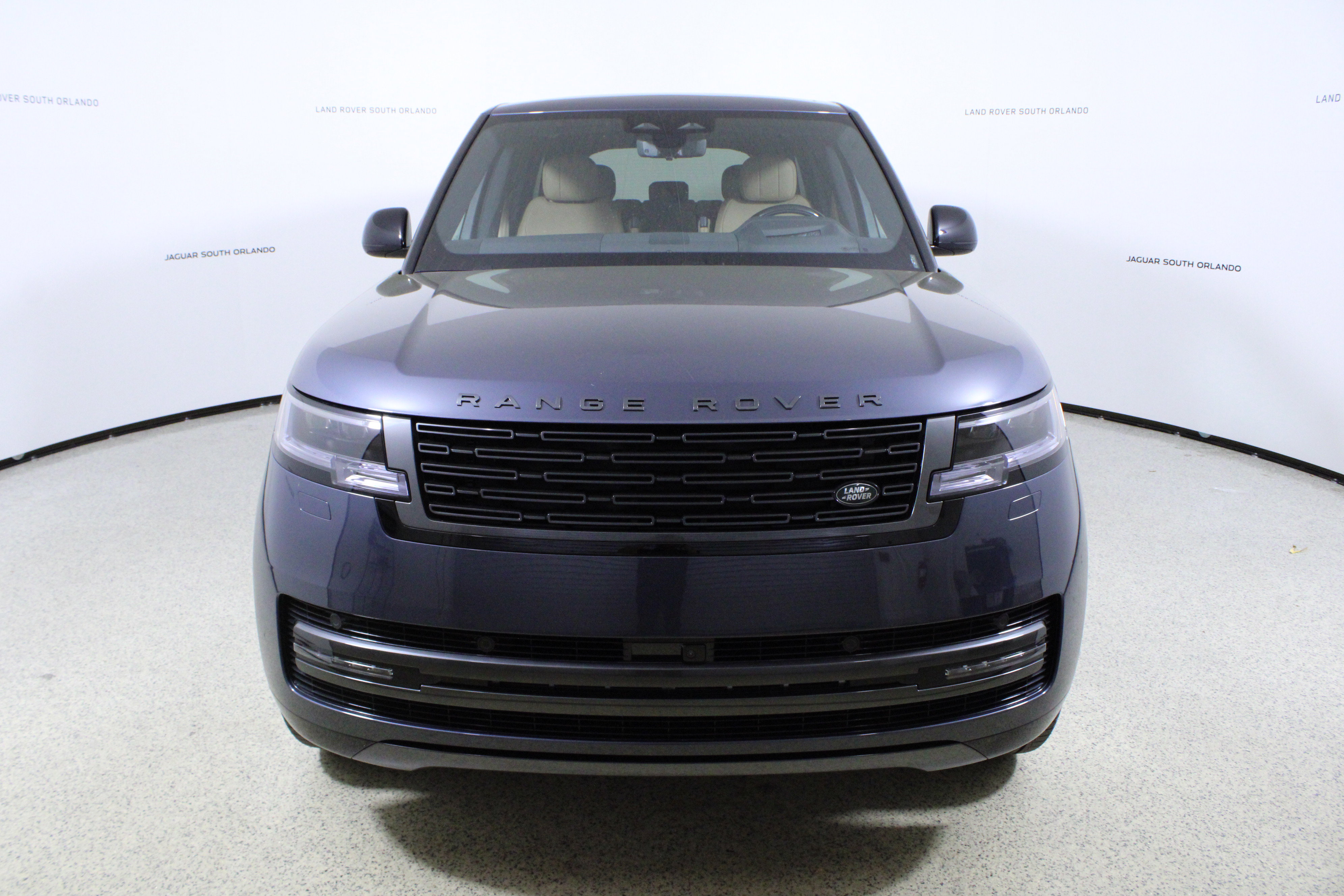 New 2026 Land Rover Range Rover Long Wheelbase SE image 2