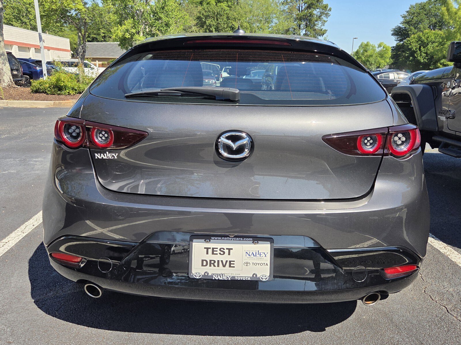 Used 2020 MAZDA MAZDA3 Hatchback w/ Preferred Package FWD image 3