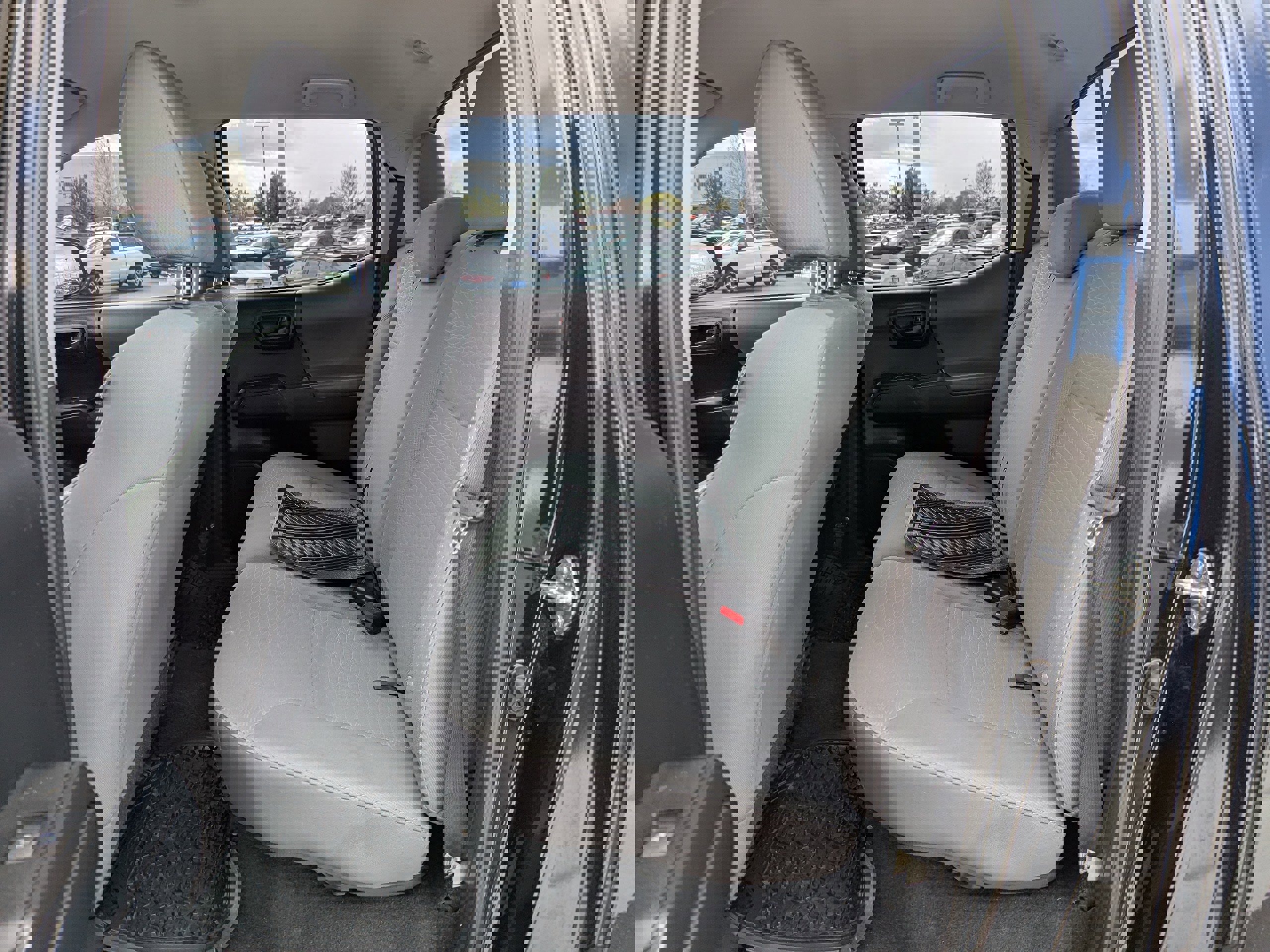 Used 2018 Toyota Tacoma SR image 27