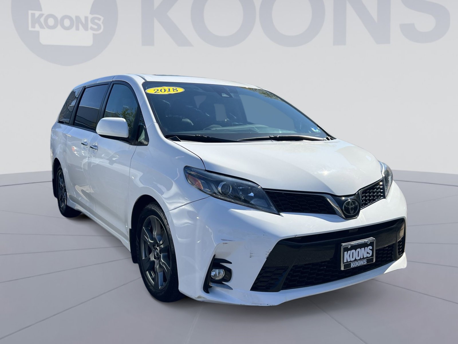 Used 2018 Toyota Sienna SE Premium image 4