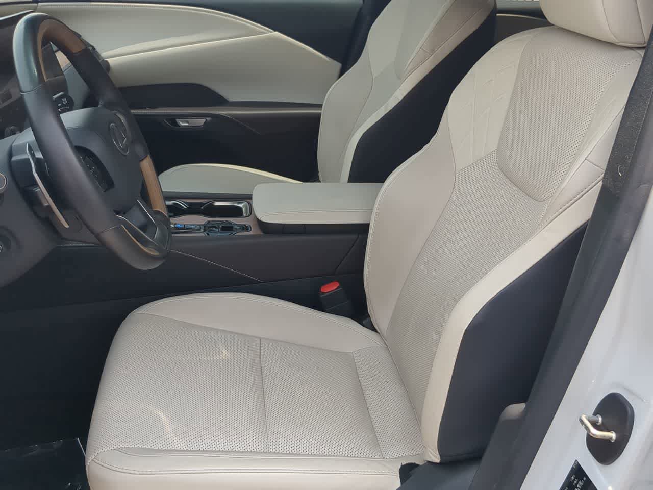 Used 2023 Lexus RX 350 Premium w/ Cold Area Package FWD image 17