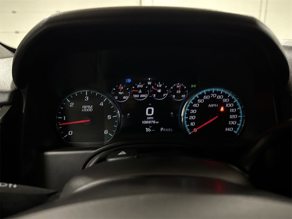 Used 2017 Chevrolet Suburban LT w/ Luxury Package image 11