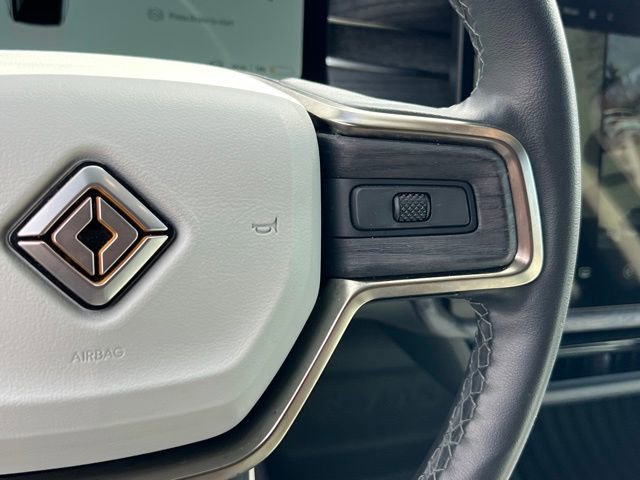 Used 2023 Rivian R1S Adventure image 21
