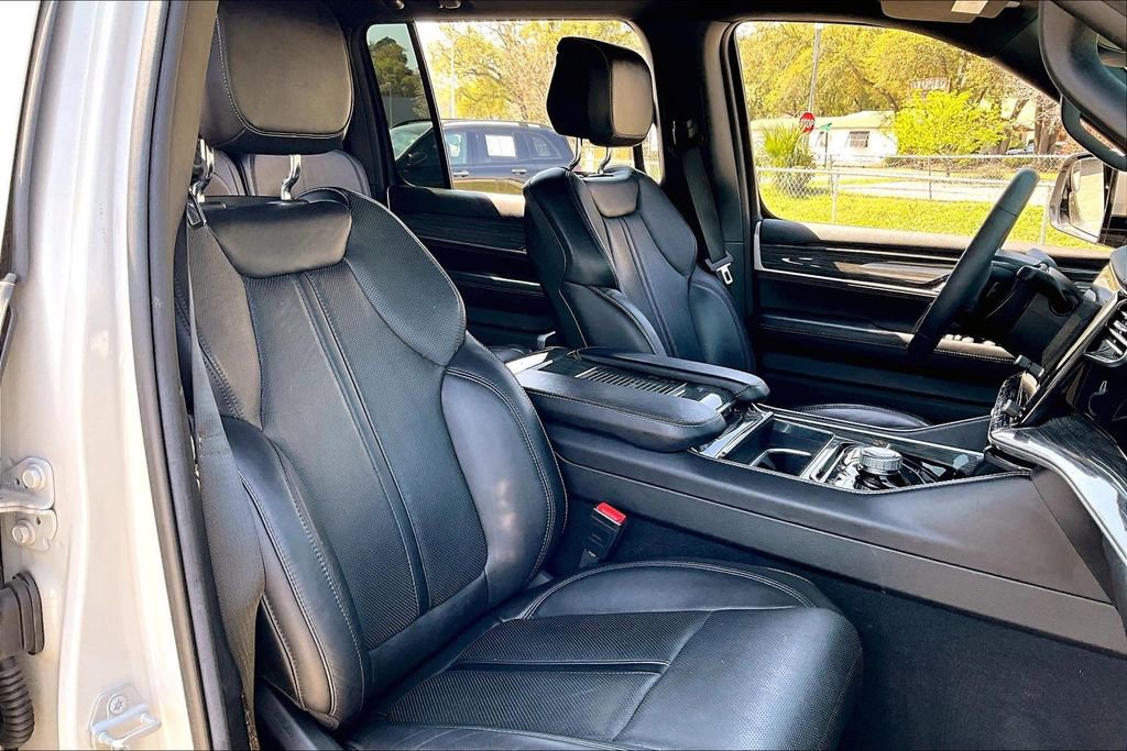 Used 2022 Jeep Wagoneer Series III image 30