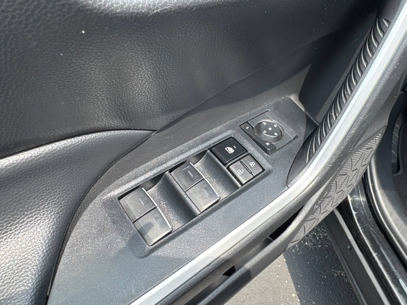 Used 2024 Toyota RAV4 XLE FWD image 13