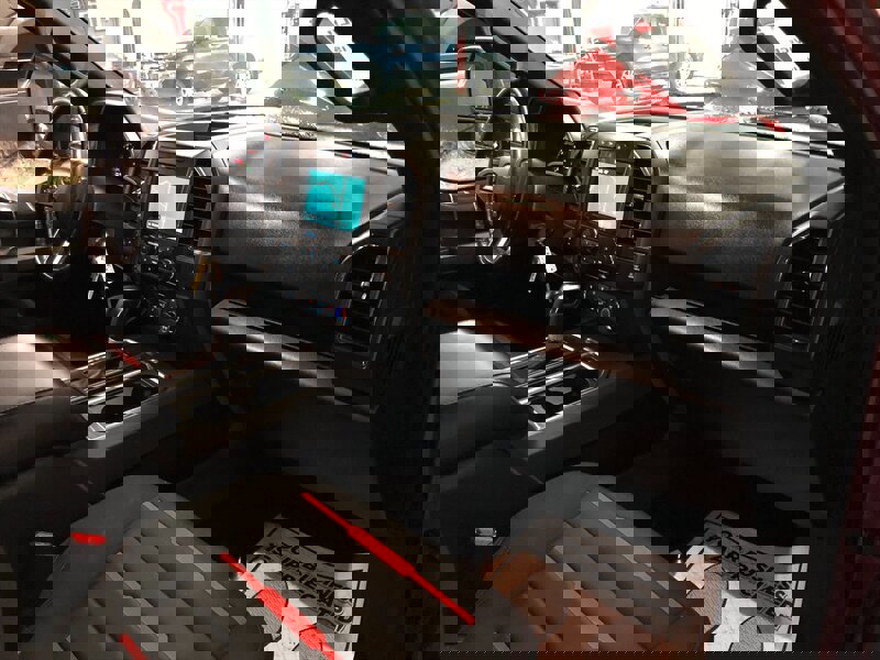 Used 2017 Ford F150 XLT w/ Equipment Group 302A Luxury image 22