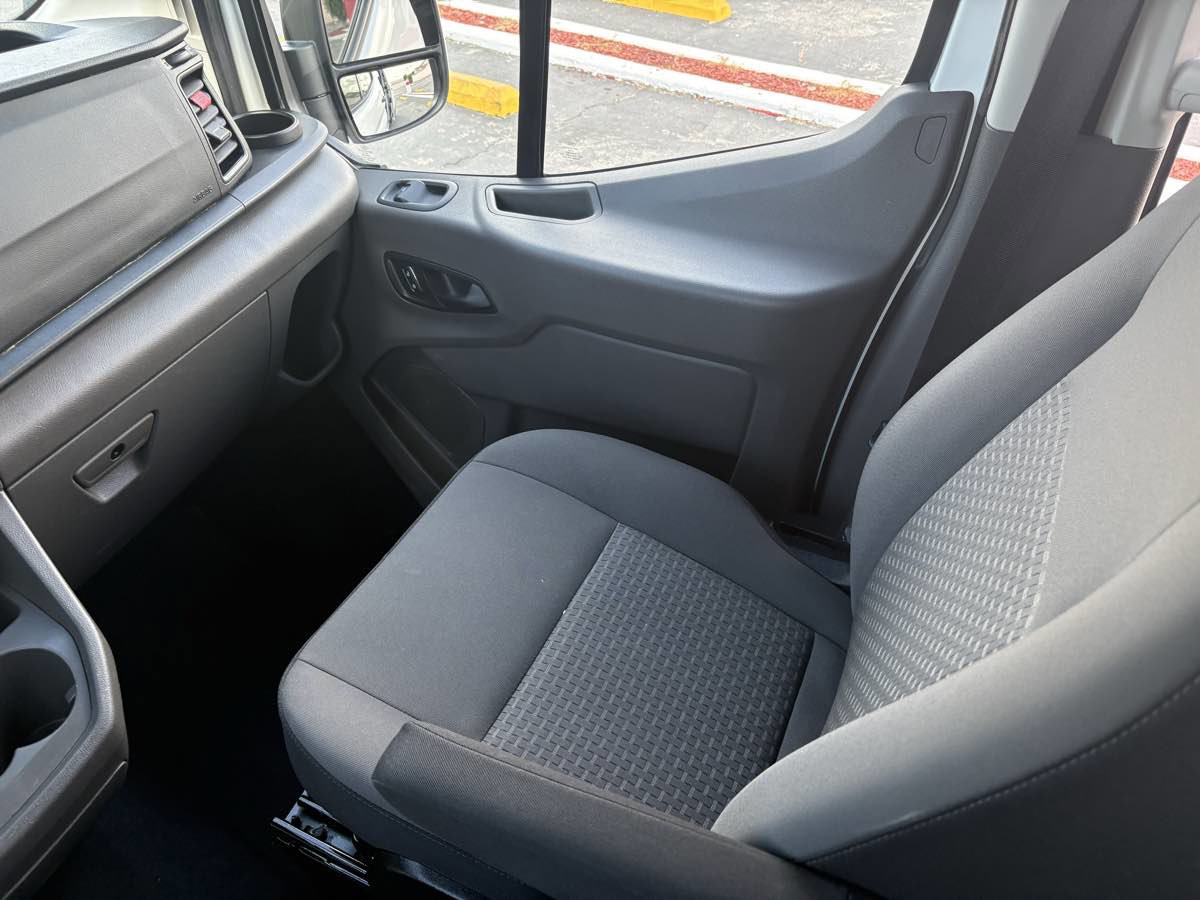 Used 2024 Ford Transit 350 XLT RWD image 24