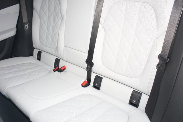 New 2026 BMW X6 xDrive40i w/ Climate Comfort Package image 21