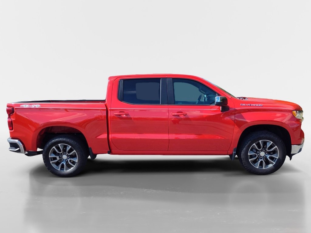 Used 2022 Chevrolet Silverado 1500 LT AWD/4WD image 6