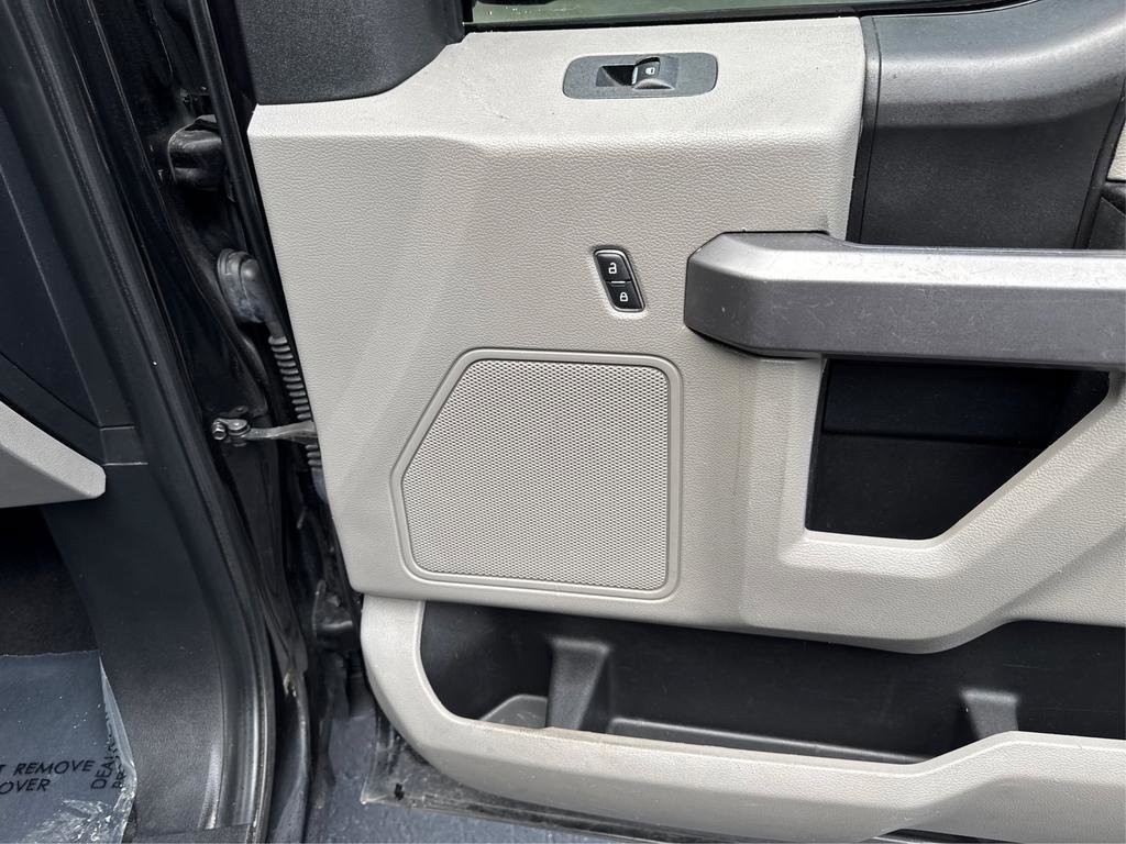 Used 2020 Ford F150 XLT image 32