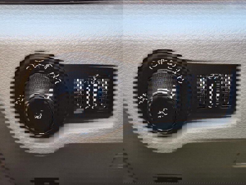 Used 2024 Chrysler Pacifica Touring-L image 23