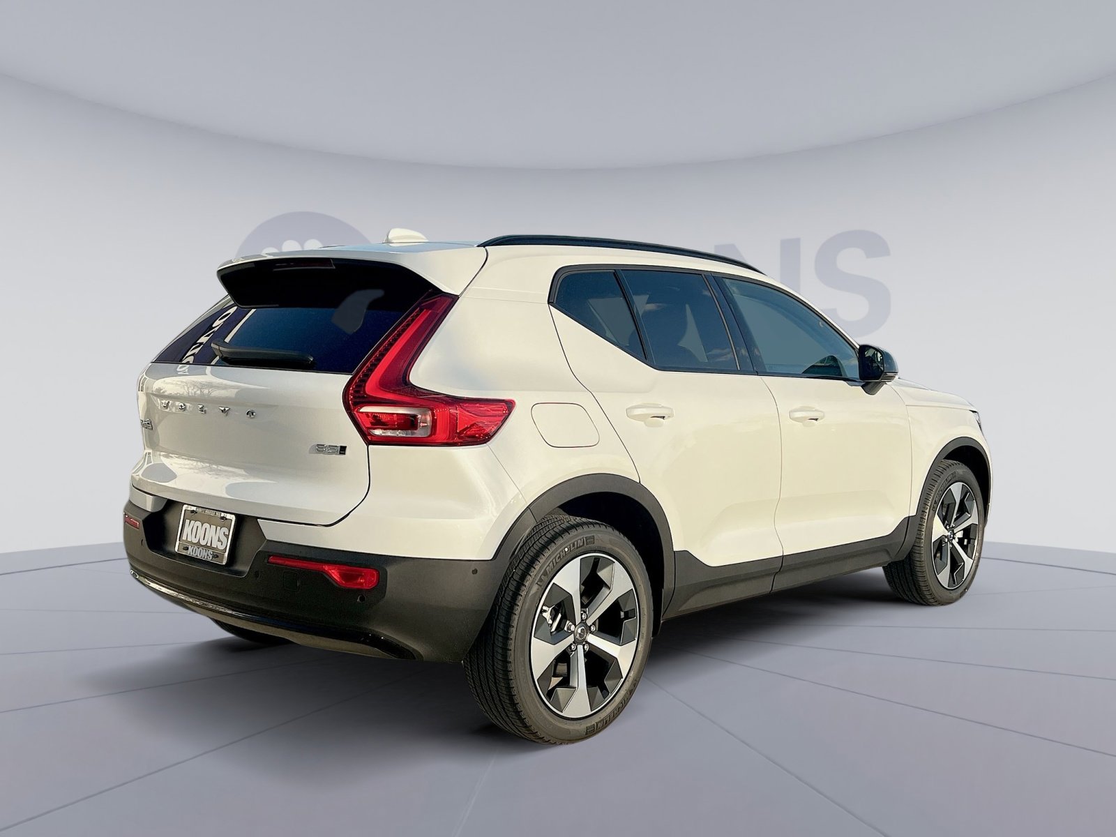 New 2026 Volvo XC40 B5 Plus w/ Protection Package Premier image 7