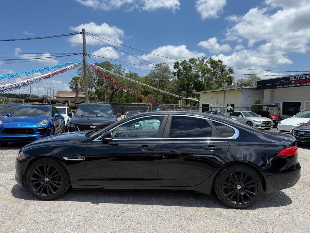 Used 2017 Jaguar XF Prestige RWD image 8