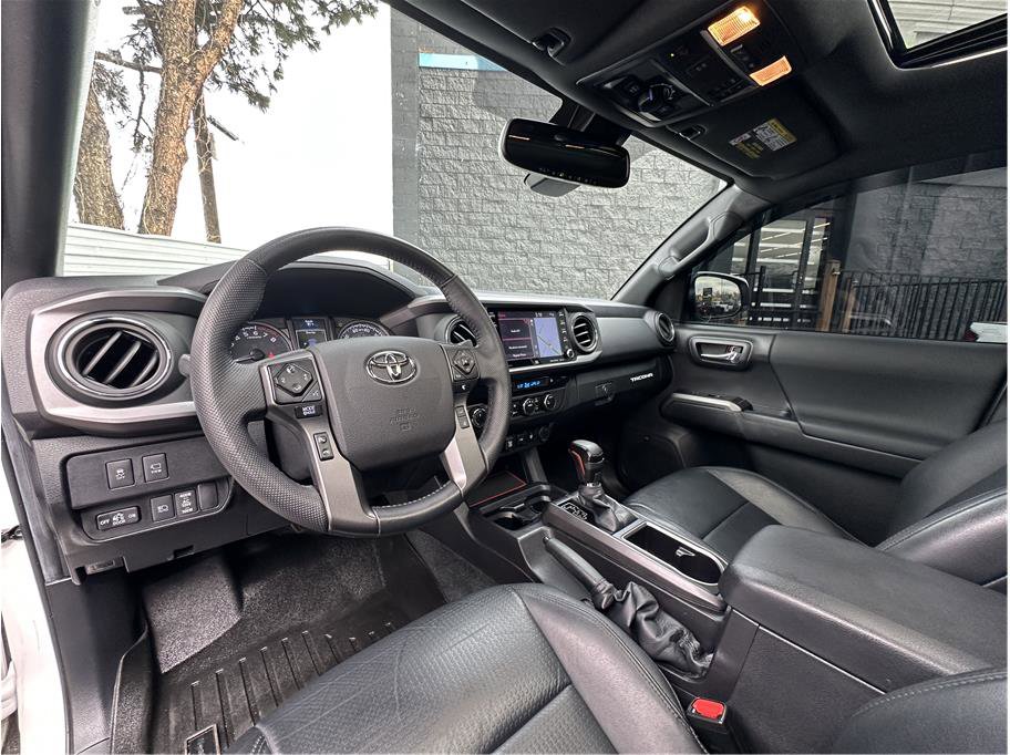 Used 2023 Toyota Tacoma TRD Off-Road w/ TRD Premium Off Road Package image 2