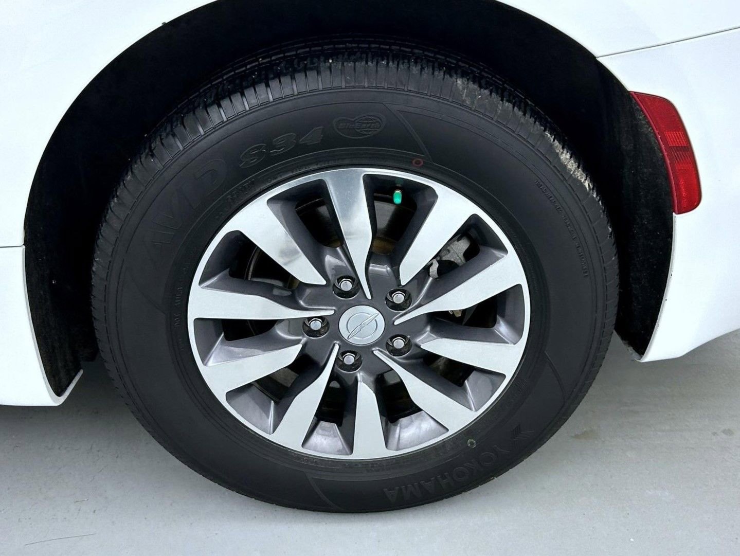 Used 2020 Chrysler Pacifica Touring-L Plus FWD image 23
