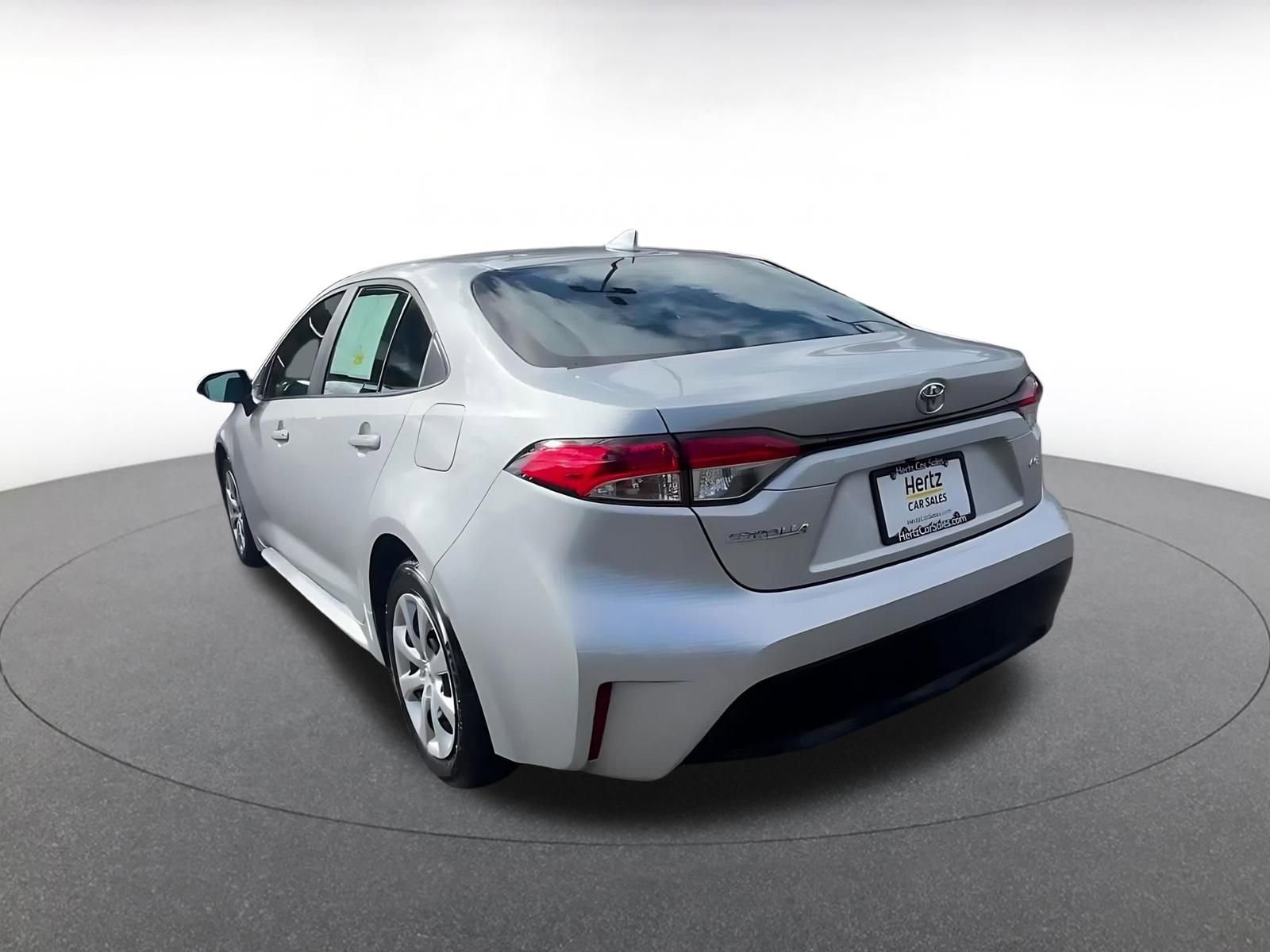 Used 2025 Toyota Corolla LE image 11