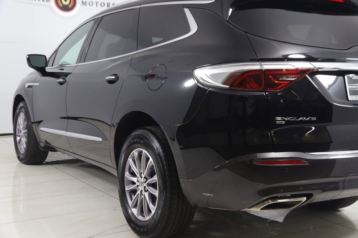 Used 2023 Buick Enclave Essence AWD/4WD image 25