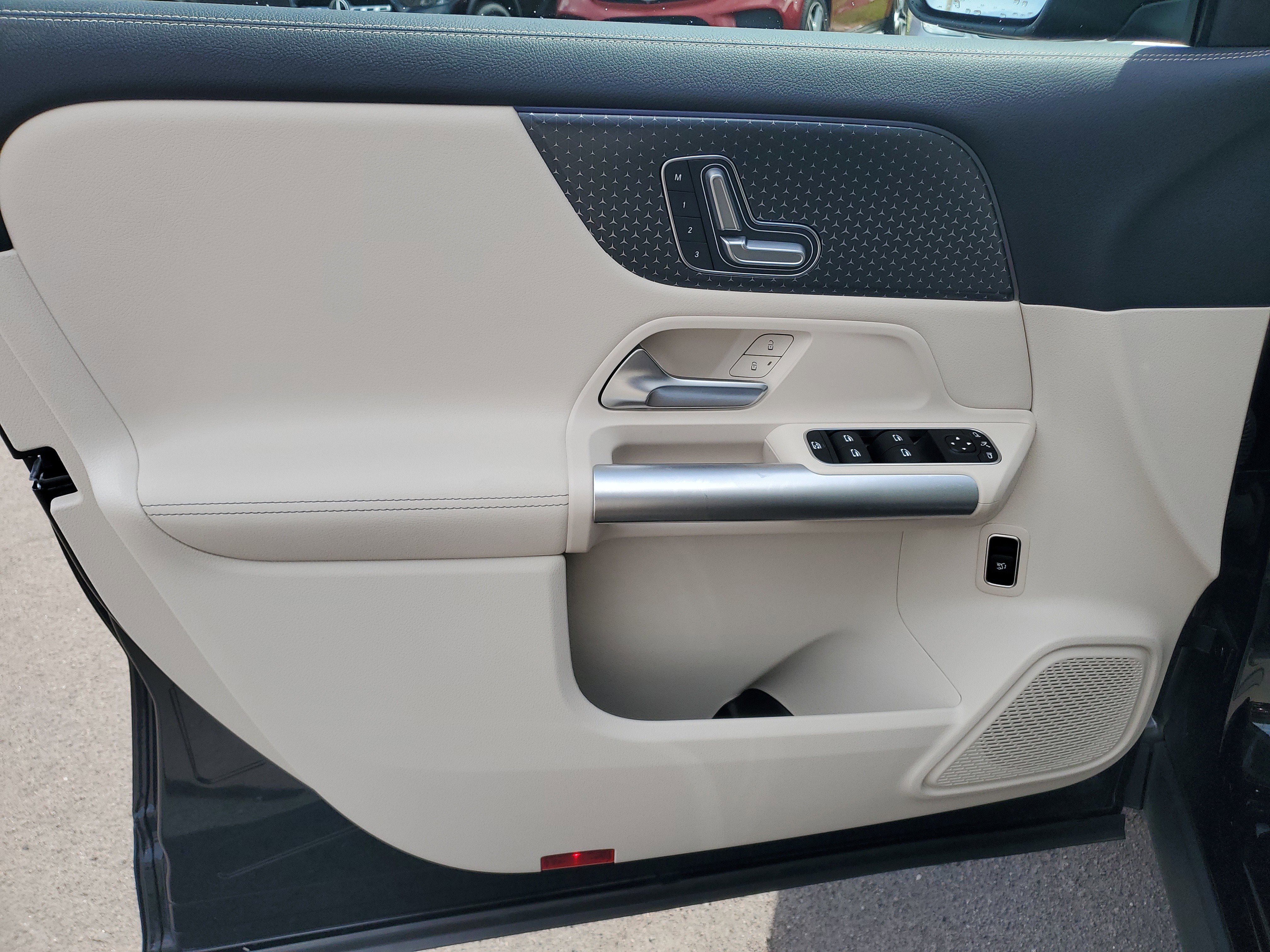 Certified 2025 Mercedes-Benz GLA 250 image 16