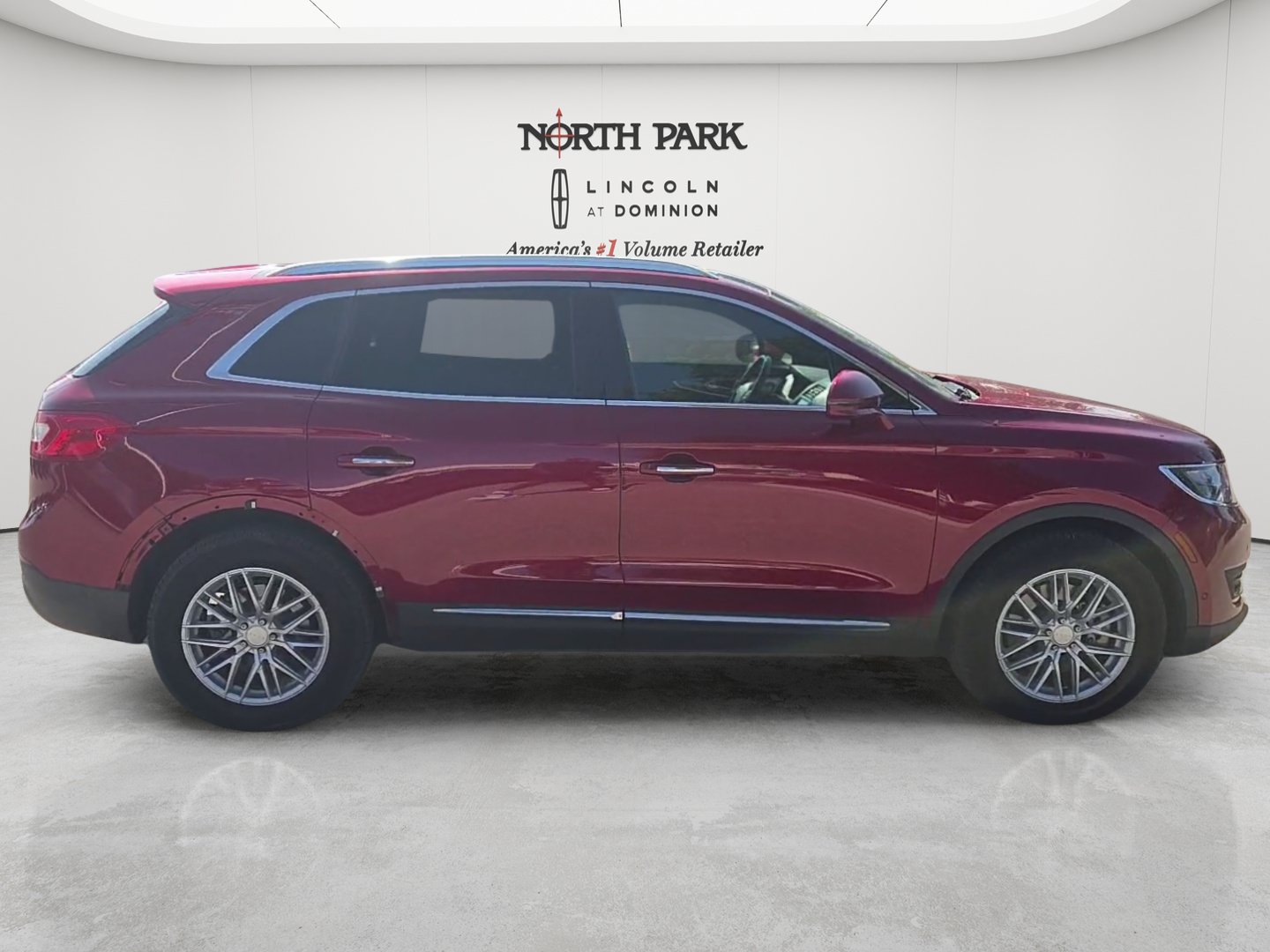Used 2017 Lincoln MKX Reserve w/ Luxury Package AWD/4WD image 6