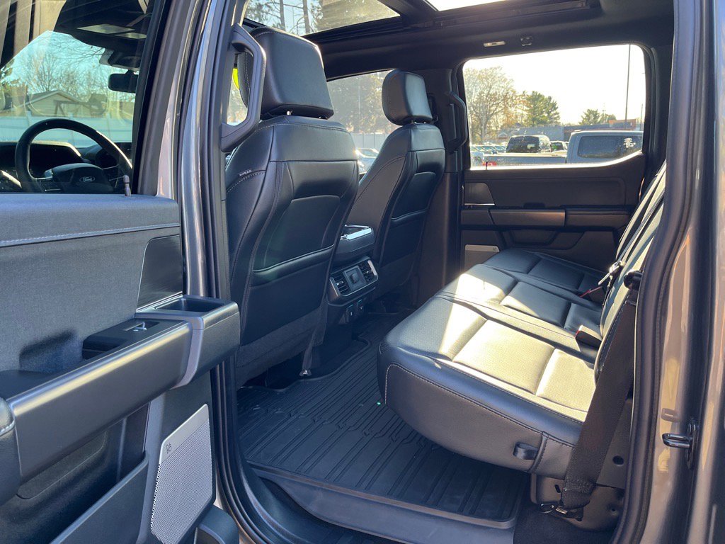 Used 2025 Ford F150 Lariat w/ Equipment Group 501A Mid image 11