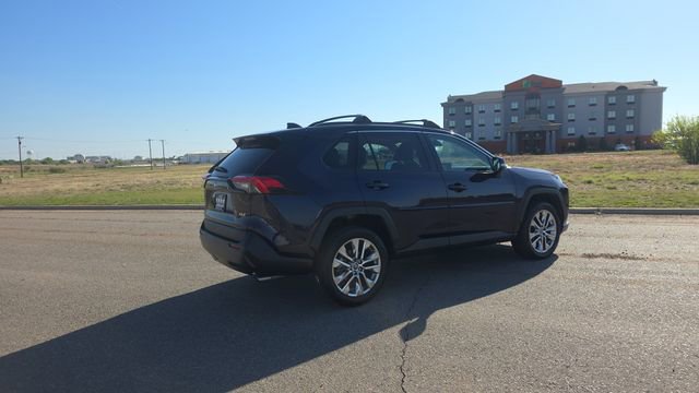 Used 2020 Toyota RAV4 XLE Premium image 6