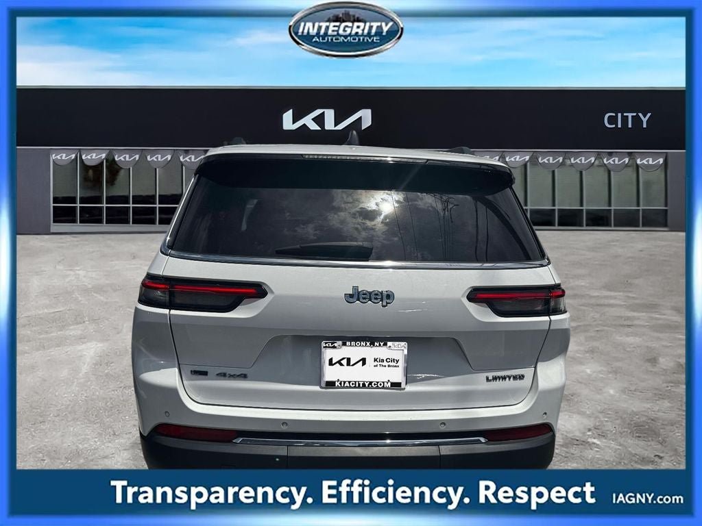Used 2022 Jeep Grand Cherokee L Limited AWD/4WD image 5