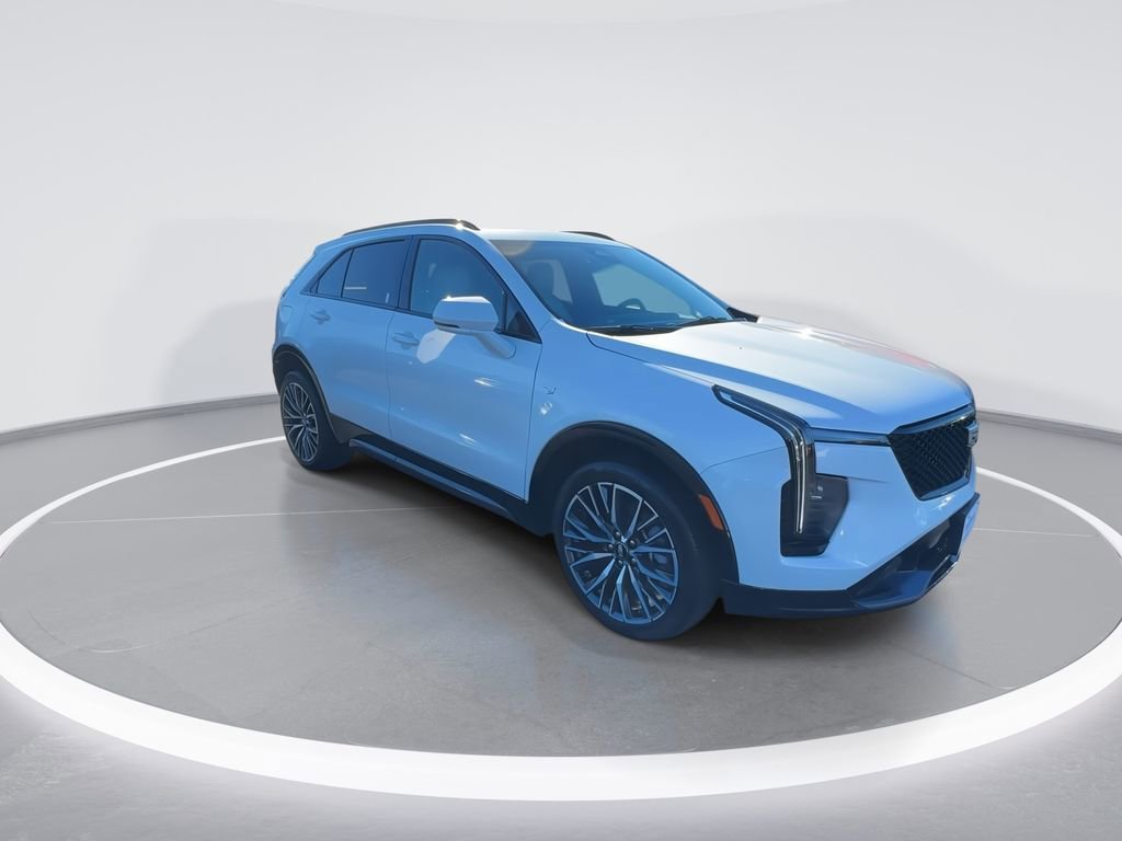 Used 2024 Cadillac XT4 Sport image 2