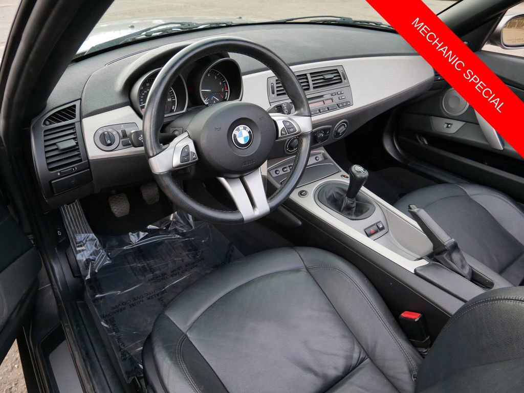 Used 2004 BMW Z4 2.5i image 11