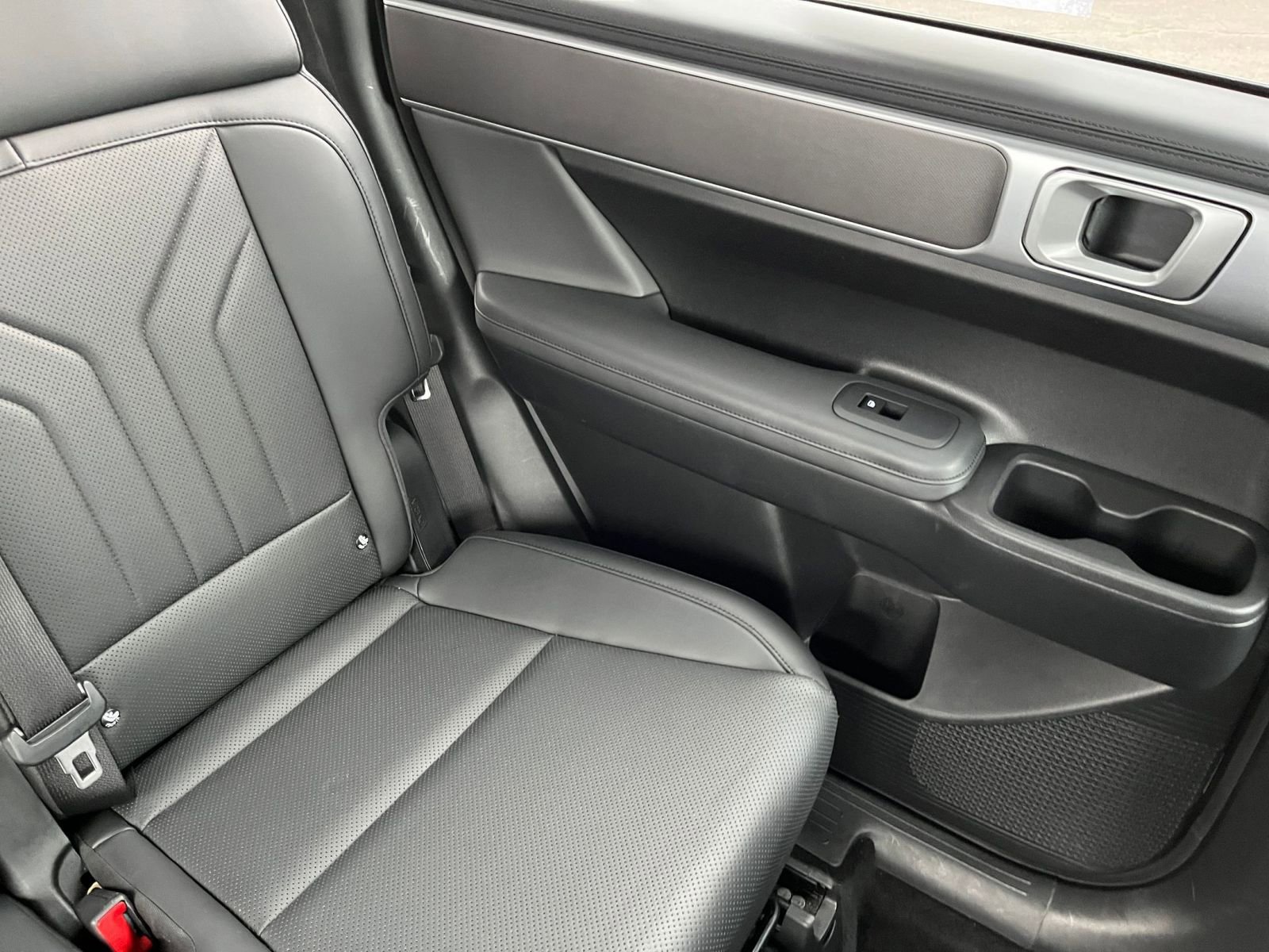Used 2025 Hyundai Santa Fe SEL image 41