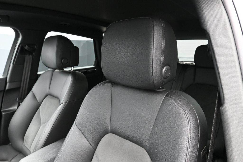 Certified 2021 Porsche Macan S AWD/4WD image 15