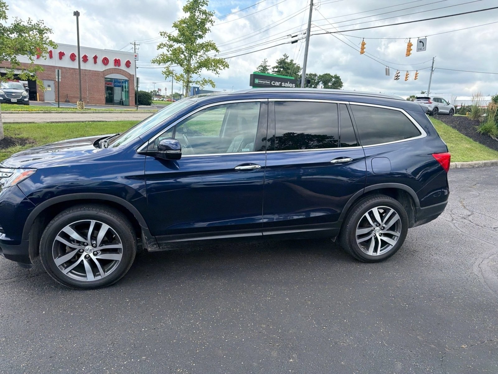 Used 2018 Honda Pilot Elite image 2