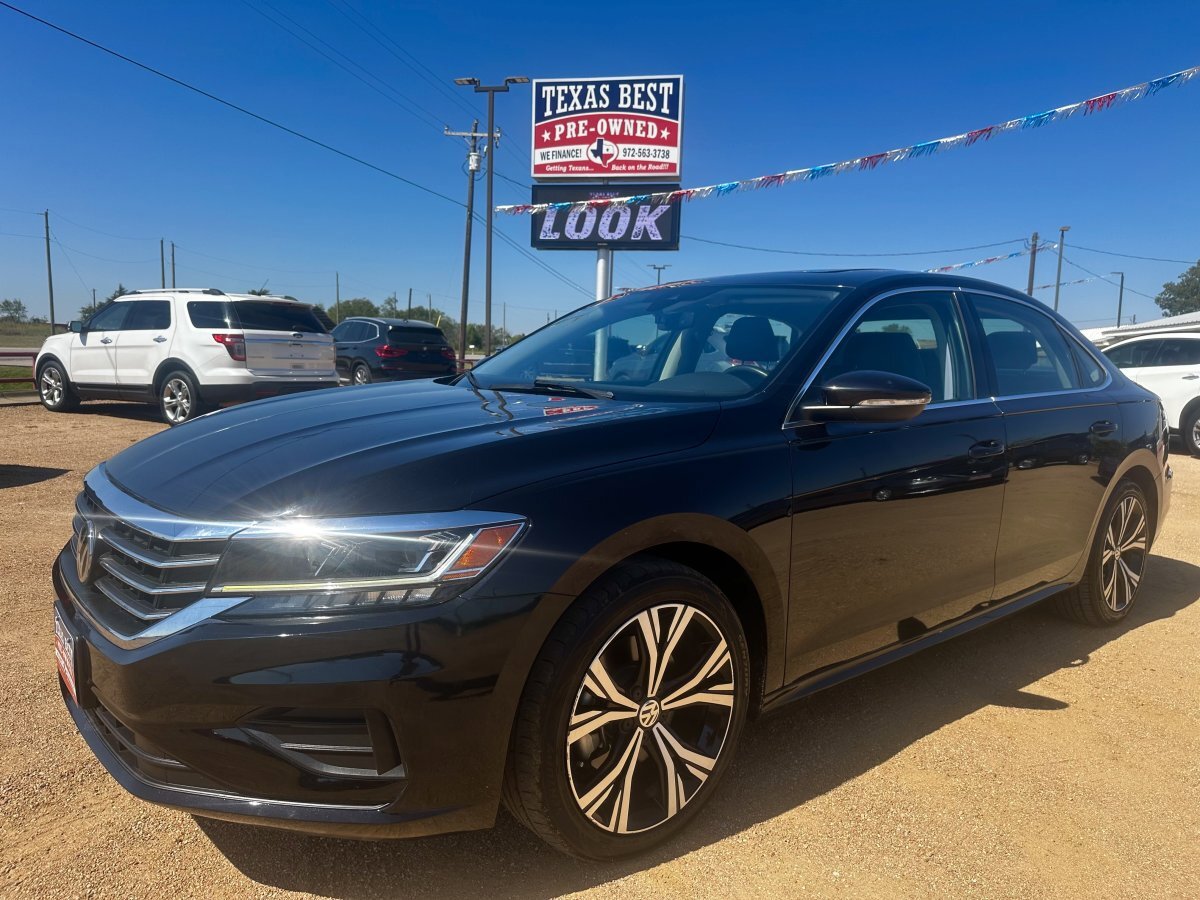 Used 2021 Volkswagen Passat 2.0T SE image 1