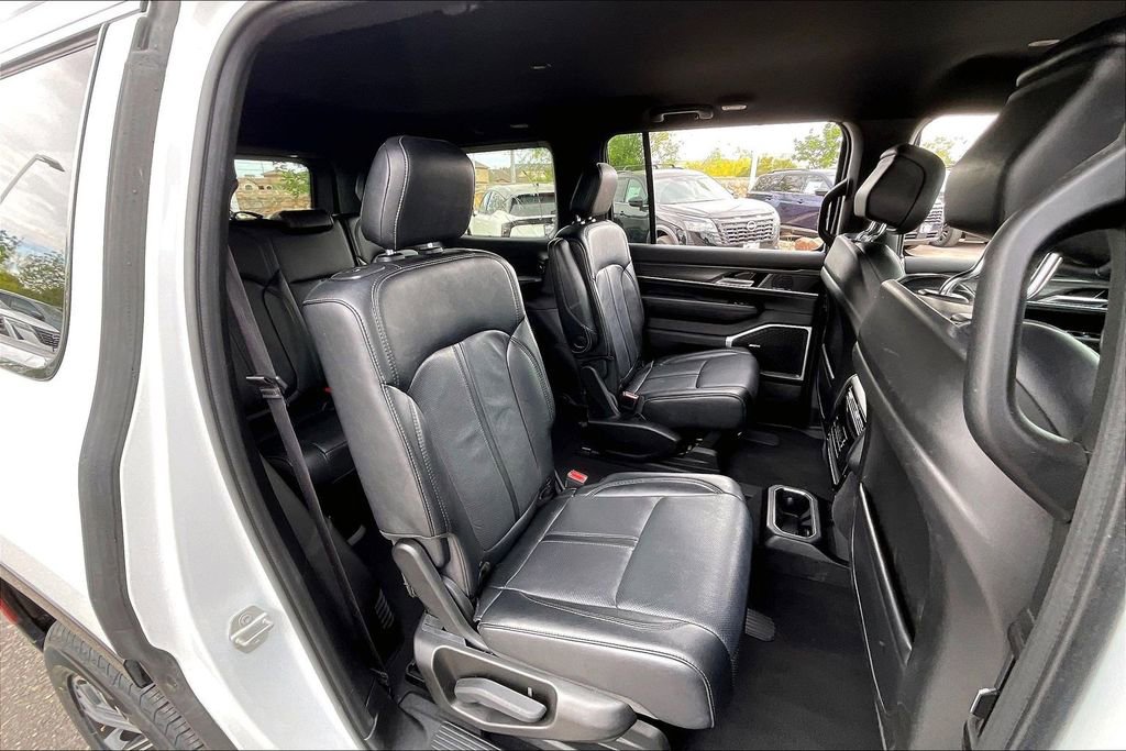 Used 2024 Jeep Wagoneer Series II AWD/4WD image 25