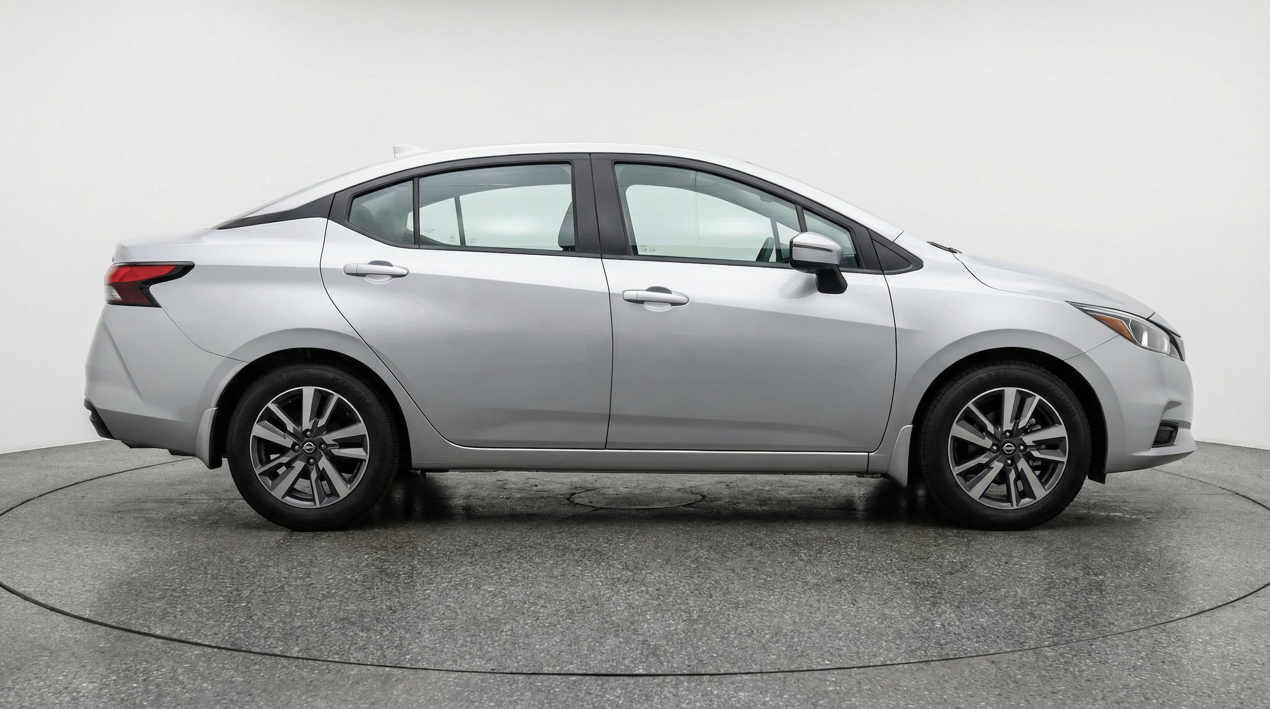 Used 2025 Nissan Versa SV FWD image 8