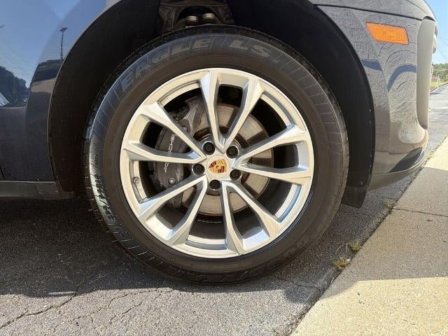 Used 2023 Porsche Macan AWD/4WD image 12