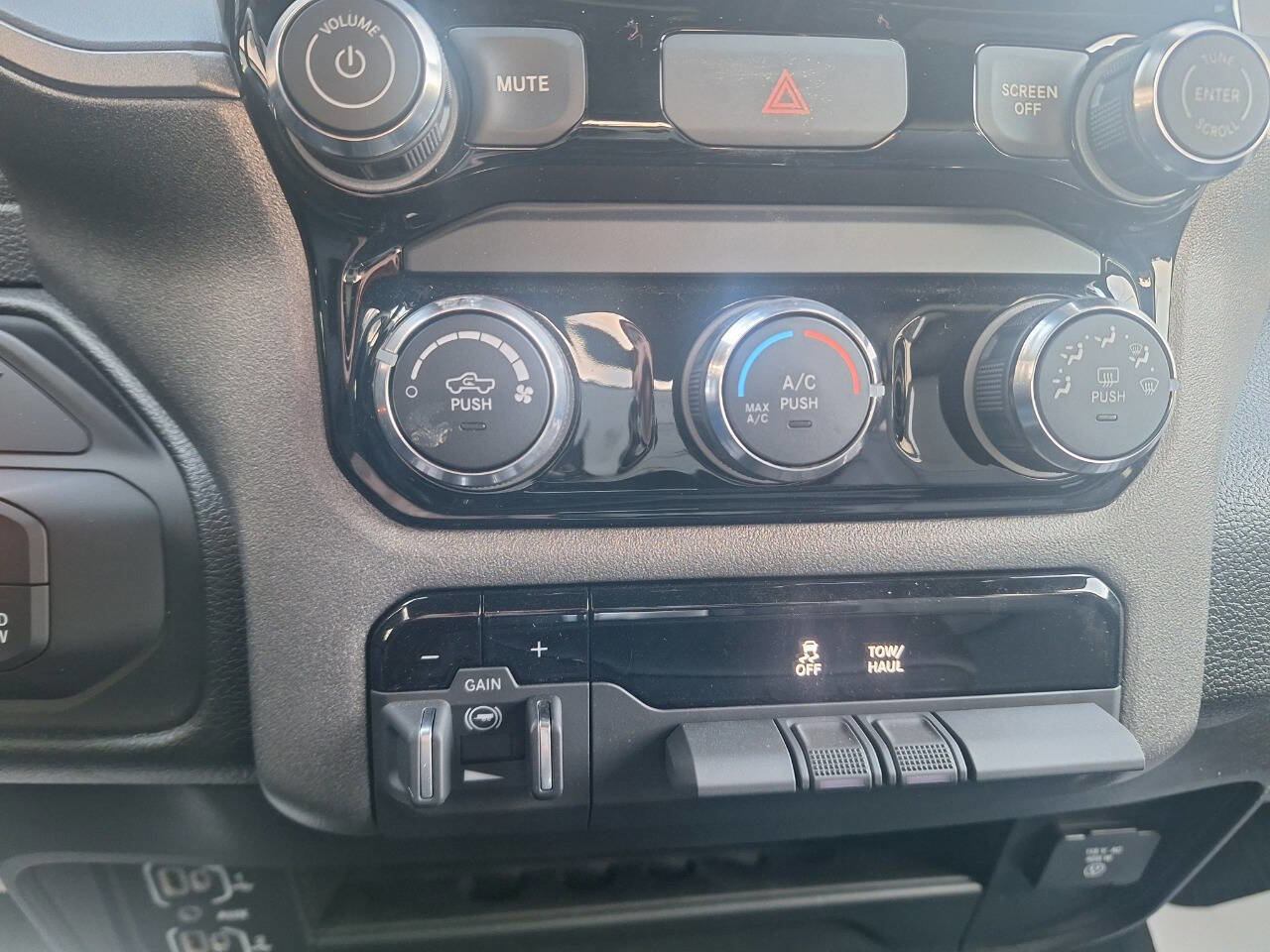 New 2026 RAM 2500 Tradesman w/ Chrome Appearance Group image 17