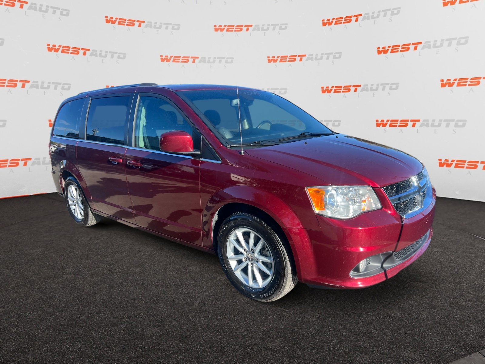 Used 2020 Dodge Grand Caravan SXT image 7