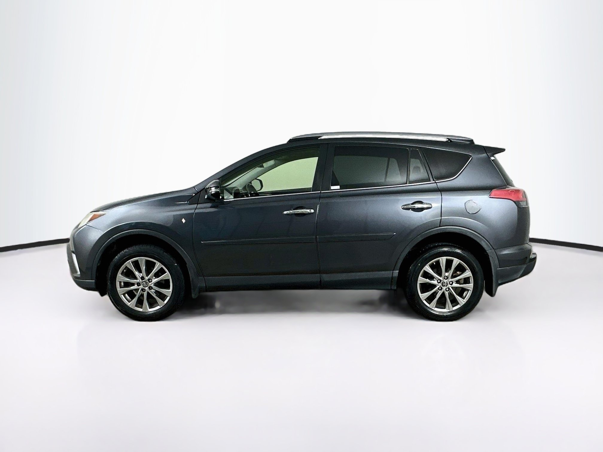 Used 2018 Toyota RAV4 Limited w/ Protection Package AWD/4WD image 4