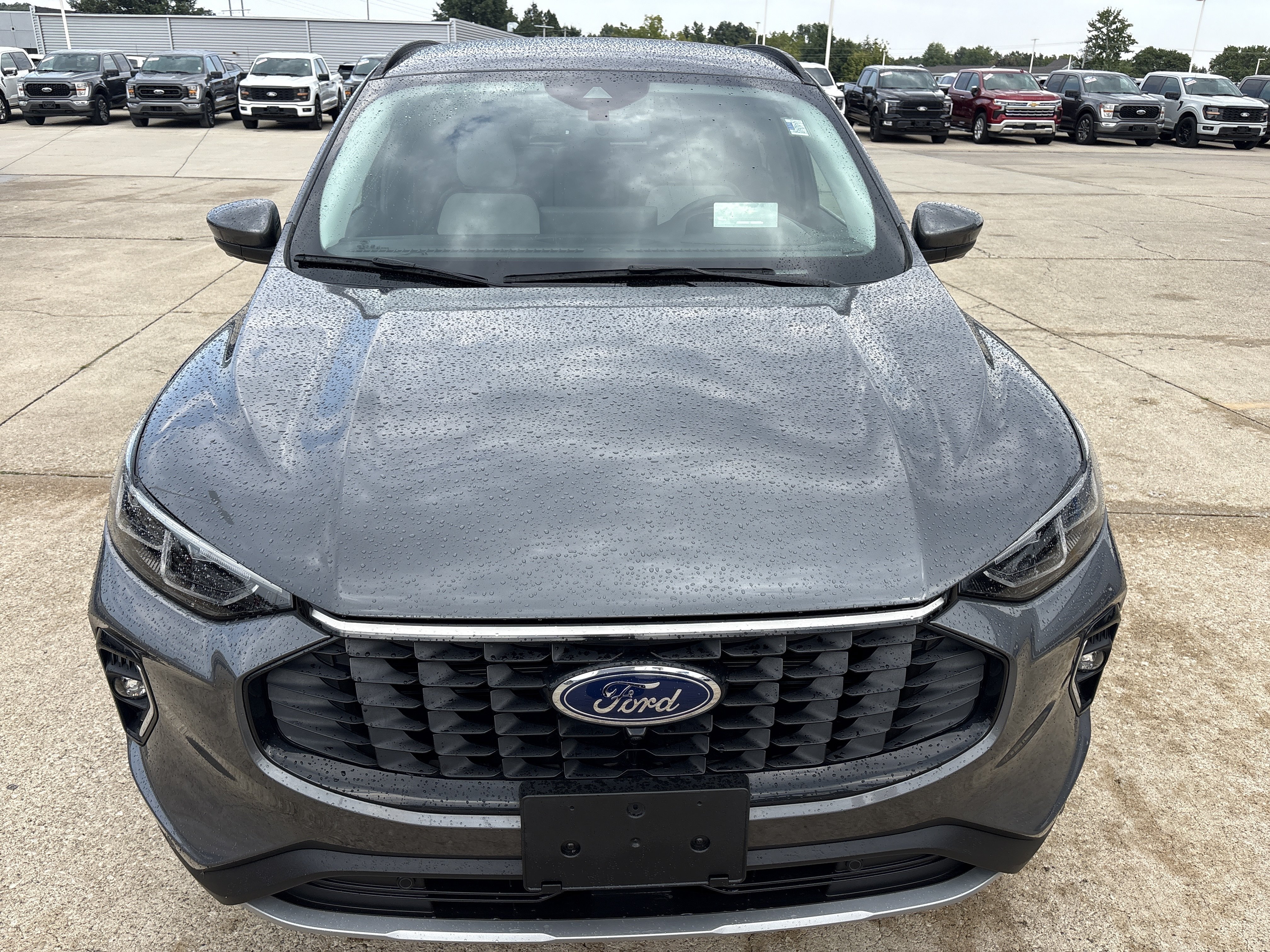 Used 2023 Ford Escape Platinum w/ Premium Technology Package AWD/4WD image 2