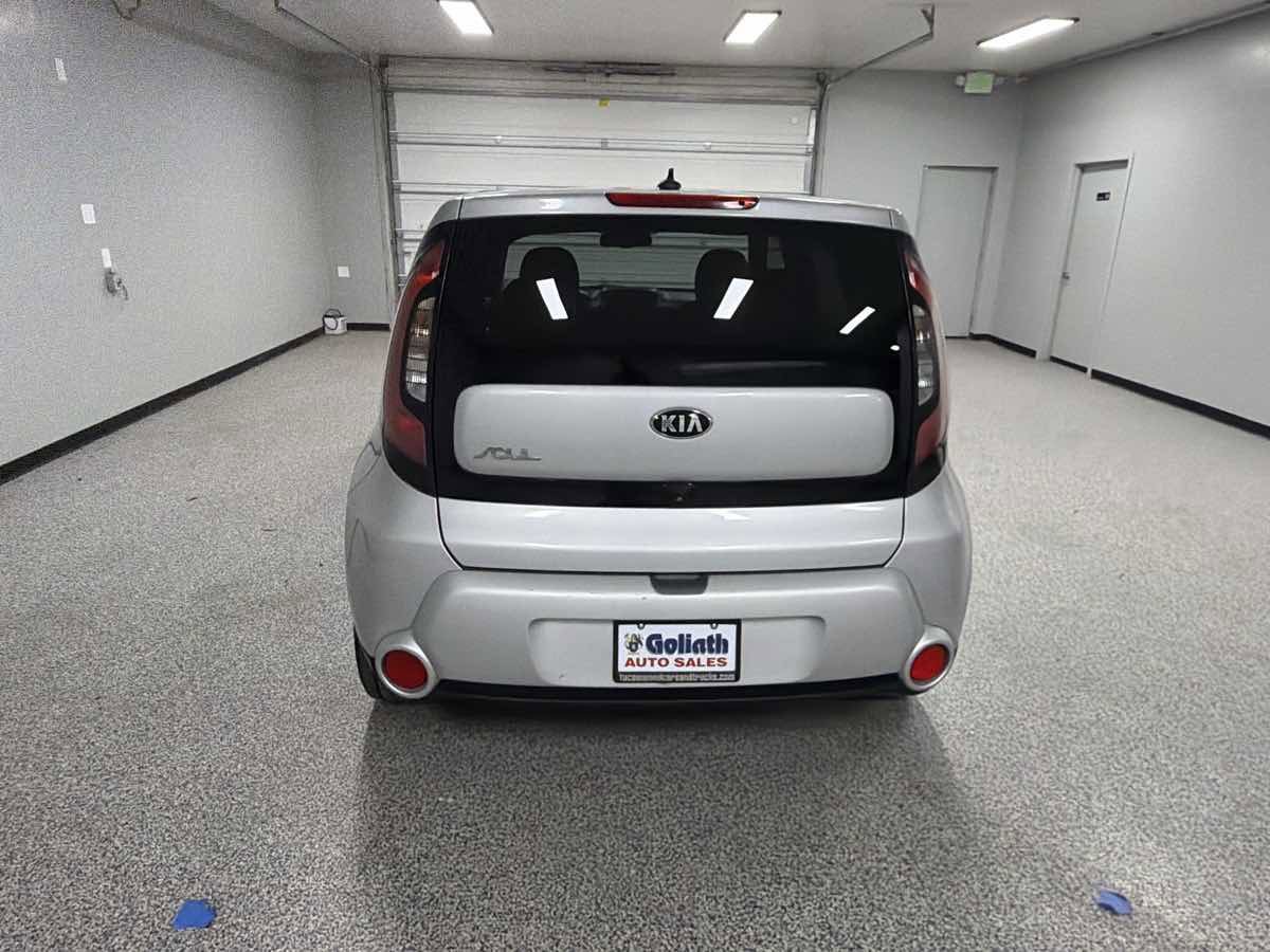 Used 2016 Kia Soul ! FWD image 4