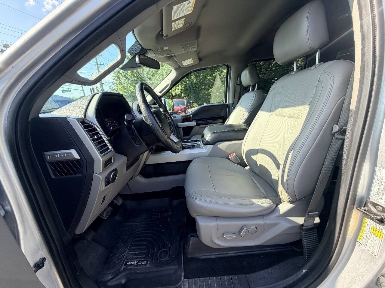 Used 2015 Ford F150 Lariat w/ Equipment Group 502A Luxury AWD/4WD image 35