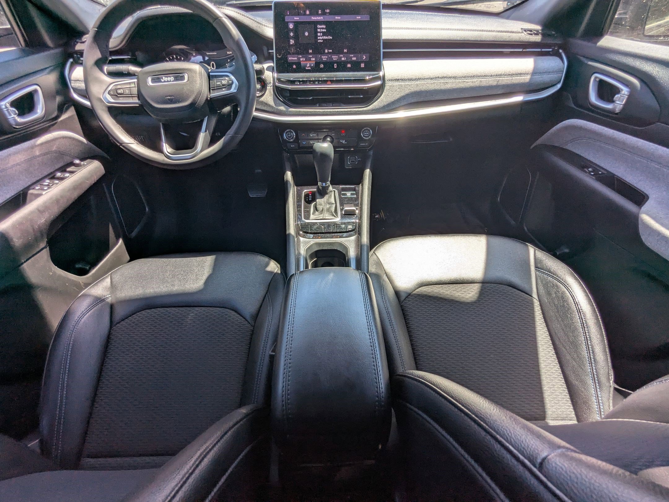 Used 2024 Jeep Compass Latitude AWD/4WD image 28