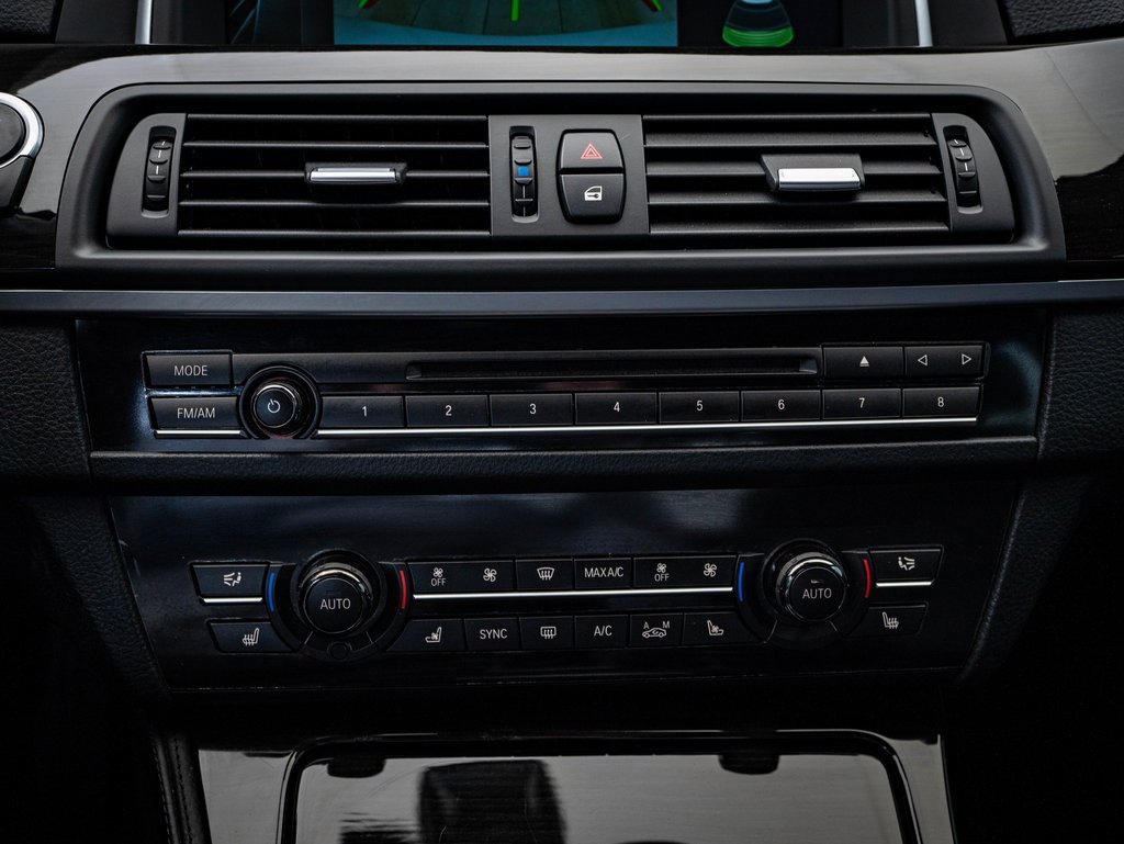 Used 2014 BMW 550i xDrive Sedan image 37