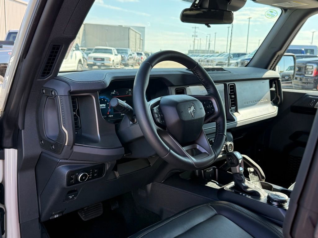 New 2025 Ford Bronco Badlands image 2