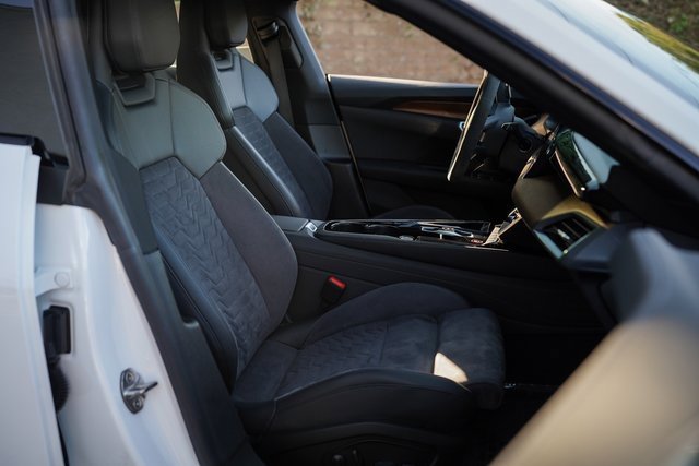 Used 2022 Audi e-tron GT Premium Plus image 24