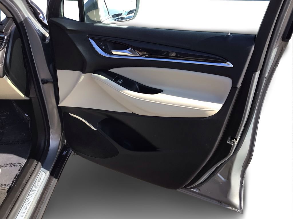 Used 2019 Buick Enclave Essence image 21