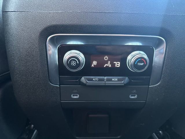 Used 2023 GMC Yukon SLT AWD/4WD image 19